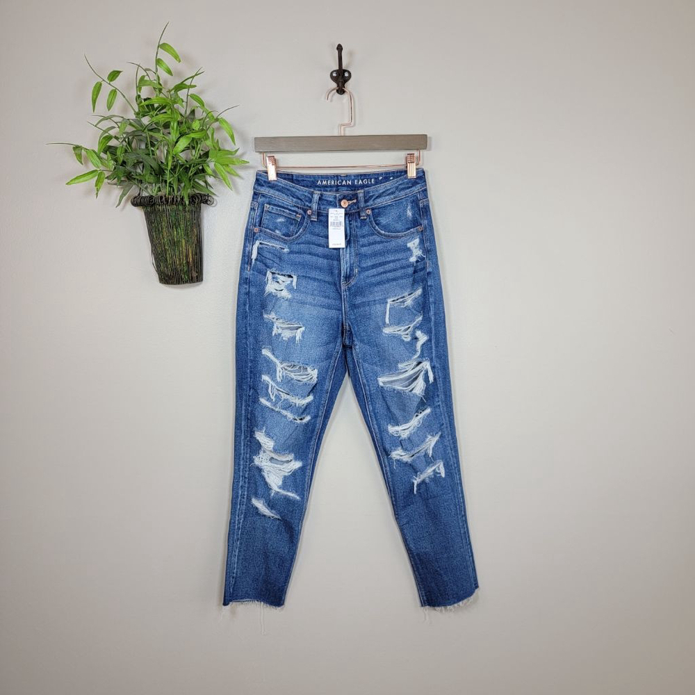 NEW American Eagle Mom Jeans Ripped Medium Blue Distressed Tapered Leg AE 6 S